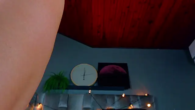 Snapshot of ParisFox_ chatting on 03.02.26 ParisFox online show from 03.02.26