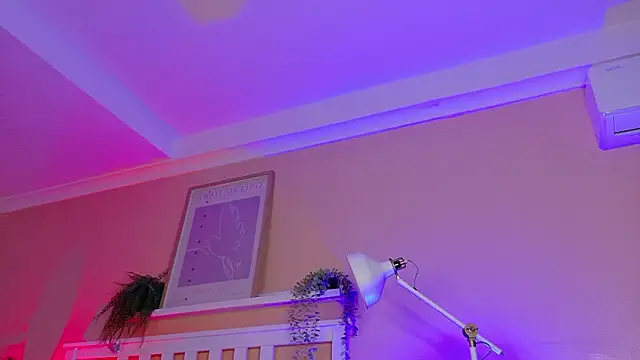 Snapshot of ParisFox_ chatting on 03.05.26 ParisFox online show from 03.05.26