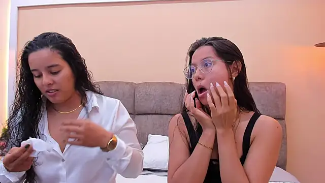 Dilan y Mia online show from 12.21.24