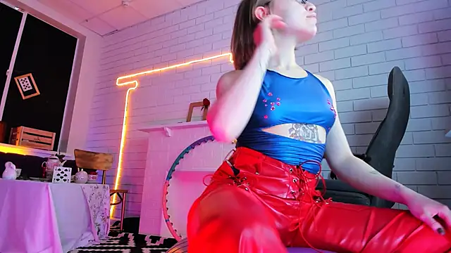 Snapshot of AphexQueen chatting on 12.28.24 AphexQueen online show from 12.28.24