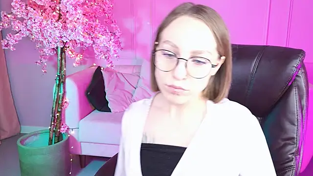 Snapshot of AphexQueen chatting on 01.13.25 AphexQueen online show from 01.13.25