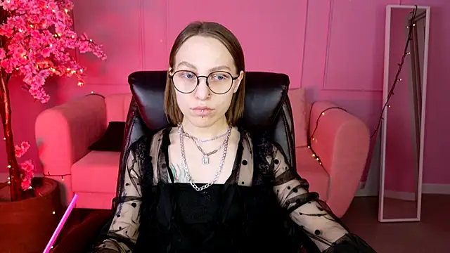 Snapshot of AphexQueen chatting on 01.27.25 AphexQueen online show from 01.27.25