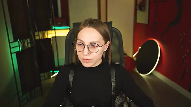 Snapshot of AphexQueen chatting on 02.13.25 AphexQueen online show from 02.13.25