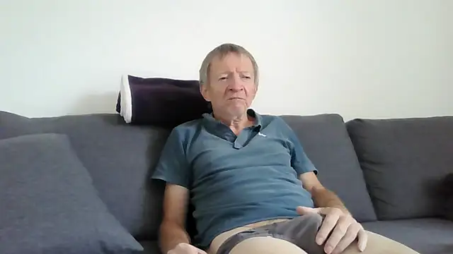 Snapshot of naturiste974 chatting on 05.14.26 naturiste974 online show from 05.14.26