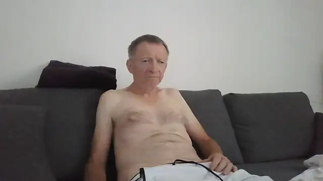 Snapshot of naturiste974 chatting on 05.27.26 naturiste974 online show from 05.27.26