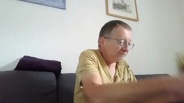 Snapshot of naturiste974 chatting on 06.03.26 naturiste974 online show from 06.03.26