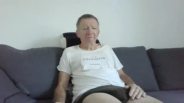 Snapshot of naturiste974 chatting on 06.07.26 naturiste974 online show from 06.07.26