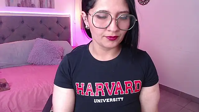 Snapshot of emily_leinner chatting on 12.18.24 emily leinner online show from 12.18.24