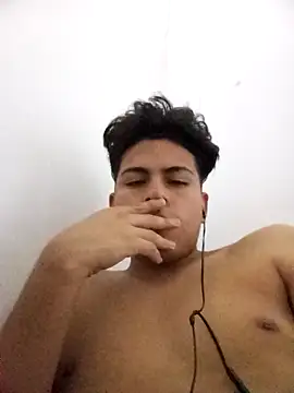 Snapshot of juanpr_1-15 chatting on 11.15.25 juanpr 1-15 online show from 11.15.25