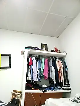 Snapshot of juanpr_1-15 chatting on 12.21.25 juanpr 1-15 online show from 12.21.25