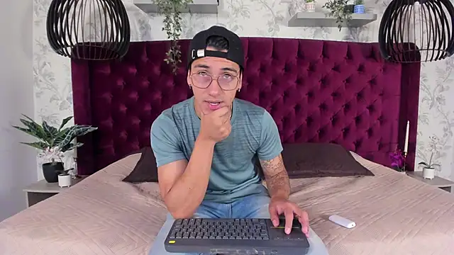 Snapshot of Andy_Joy_ chatting on 02.19.26 Andy Joy online show from 02.19.26