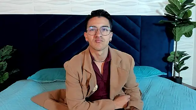 Snapshot of Andy_Joy_ chatting on 03.08.26 Andy Joy online show from 03.08.26