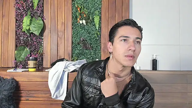 Andy Joy  online show from 04.23.26