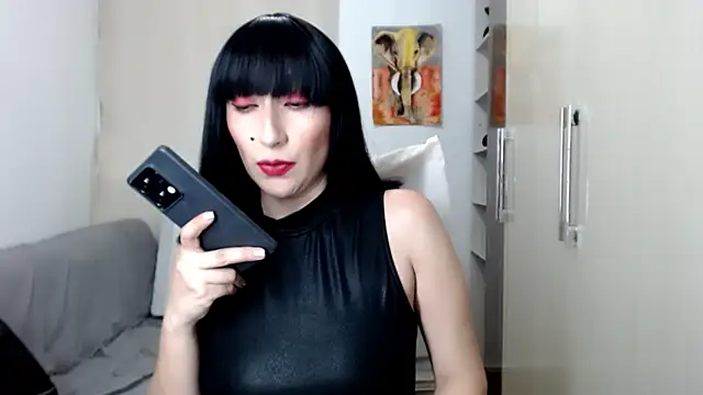 Snapshot of Laura-pervert chatting on 02.11.25 Laura-pervert online show from 02.11.25