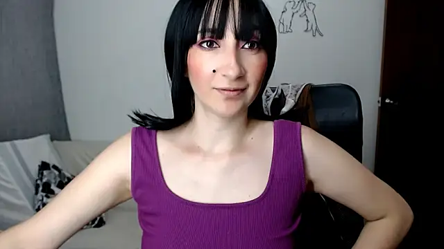 Snapshot of Laura-pervert chatting on 07.12.26 Laura-pervert online show from 07.12.26