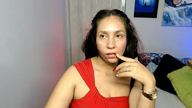 Snapshot of naihroby chatting on 03.25.26 naihroby online show from 03.25.26