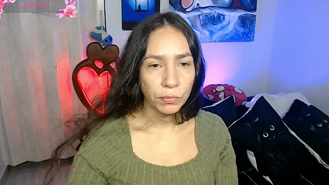 Snapshot of naihroby chatting on 04.16.26 naihroby online show from 04.16.26