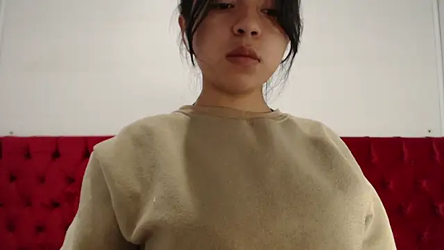 Snapshot of CarolineBrunx chatting on 02.11.25 CarolineBrunx online show from 02.11.25