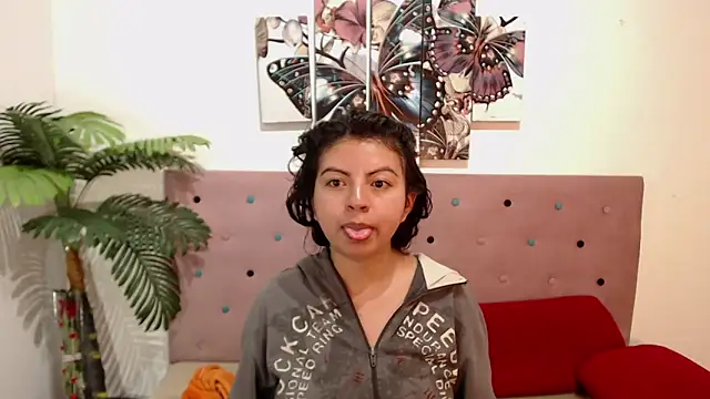 Snapshot of CarolineBrunx chatting on 03.11.25 CarolineBrunx online show from 03.11.25