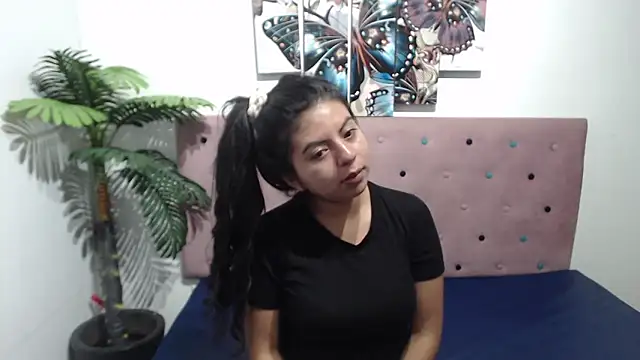 Snapshot of CarolineBrunx chatting on 03.15.25 CarolineBrunx online show from 03.15.25