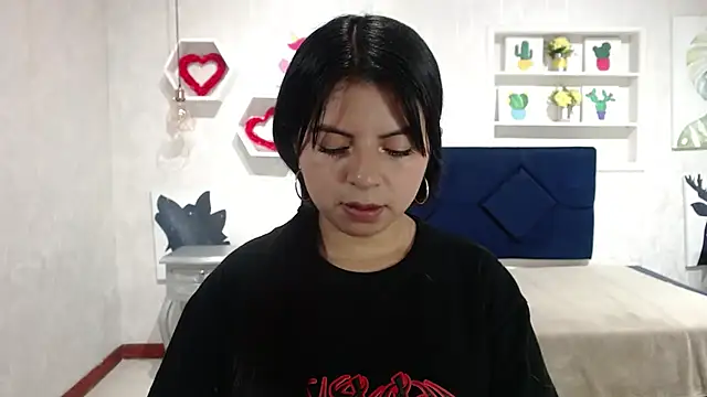 Snapshot of CarolineBrunx chatting on 10.06.25 CarolineBrunx online show from 10.06.25