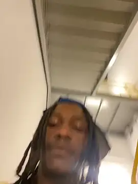 sneakylink13   online show from 10.31.25