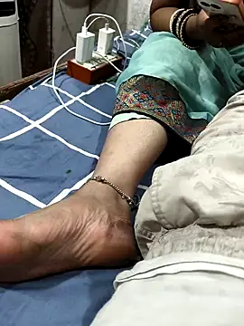 Snapshot of Bhabhi_desi12 chatting on 10.18.25 Bhabhi desi12 online show from 10.18.25