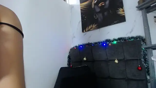 Snapshot of mikoto_urab chatting on 12.24.24 mikoto urab online show from 12.24.24