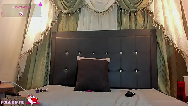 Snapshot of brittany_williams_ chatting on 07.21.26 brittany williams online show from 07.21.26