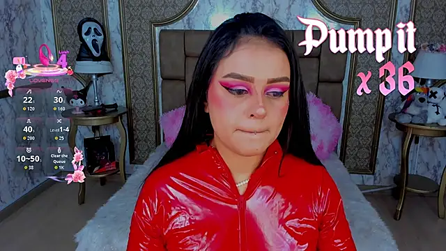 SoffiQueen online show from 10.27.25