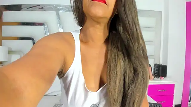 SaraaJhons online show from 02.23.25