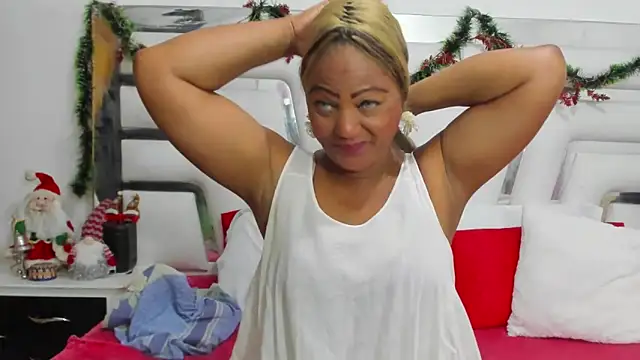 SaraaJhons online show from 12.15.25