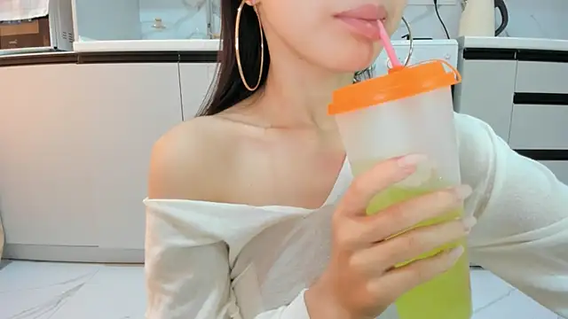 Snapshot of Mia_Meow_ chatting on 07.29.26 Mia Meow online show from 07.29.26