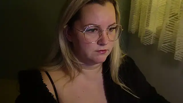 queenpeachi online show from 12.09.24