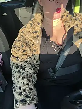 queenpeachi online show from 12.12.24