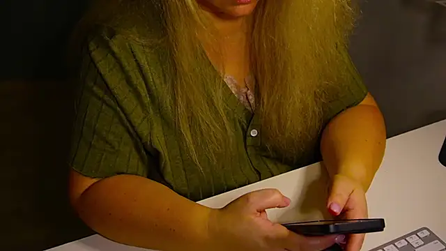 queenpeachi online show from 01.12.25