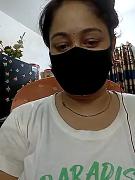 Snapshot of Etha-Moni chatting on 09.17.25 Etha-Moni online show from 09.17.25