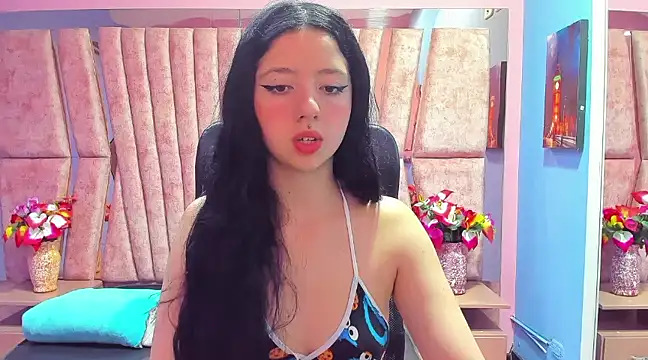 Nathalia Reyes online show from 12.15.24