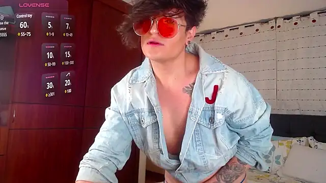 Snapshot of Hornymoan chatting on 02.08.25 Hornymoan online show from 02.08.25
