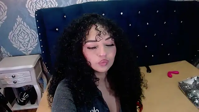 Snapshot of Sofiacowperx chatting on 03.21.26 Sofiacowperx online show from 03.21.26