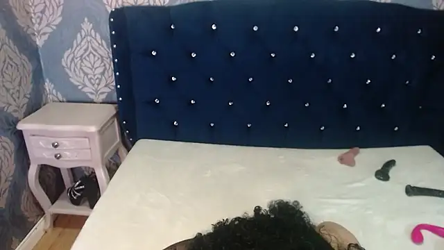 Sofiacowperx online show from 05.19.26