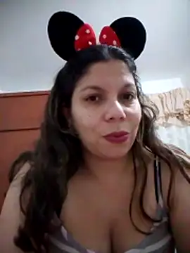 Carliina Soussa online show from 10.31.25