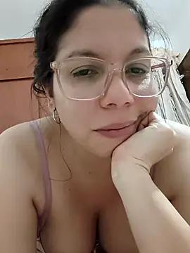 Snapshot of Carliina_Soussa chatting on 07.16.26 Carliina Soussa online show from 07.16.26