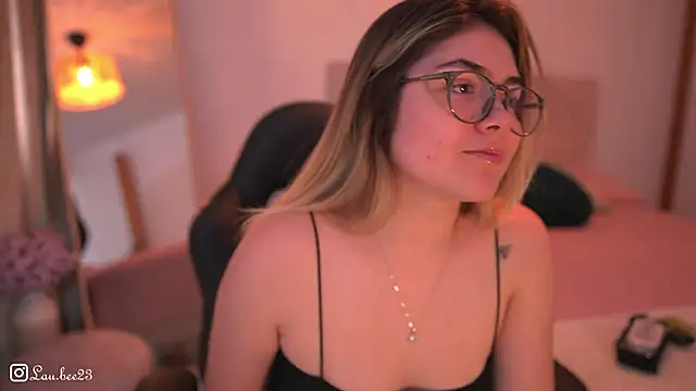 Lau Bee online show from 11.12.25