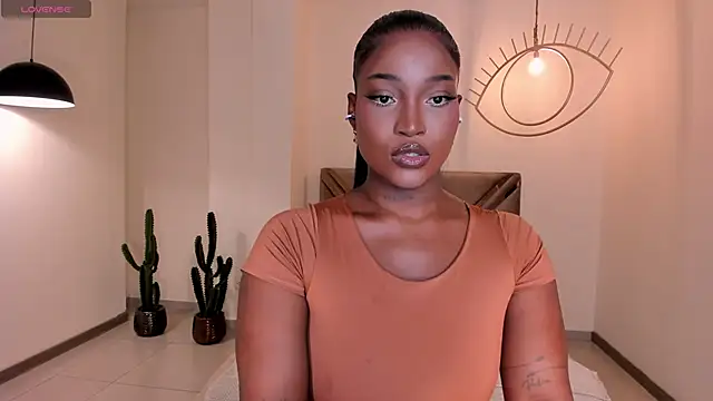 Snapshot of SavannahStorm chatting on 05.26.26 SavannahStorm online show from 05.26.26