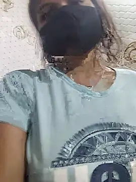 Snapshot of illay_love chatting on 07.28.26 illay love online show from 07.28.26
