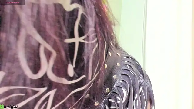 Snapshot of Margaret_Clark_ chatting on 12.15.25 Margaret Clark online show from 12.15.25