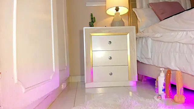 zoe sky  online show from 03.11.25