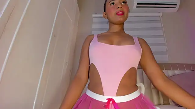 zoe sky  online show from 03.22.25