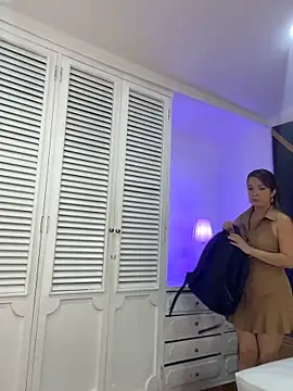 Adel Nesbiit online show from 05.04.26